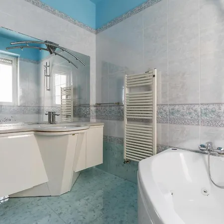 La Casa Sulla Piazza By Barbarhouse דירה מונופולי